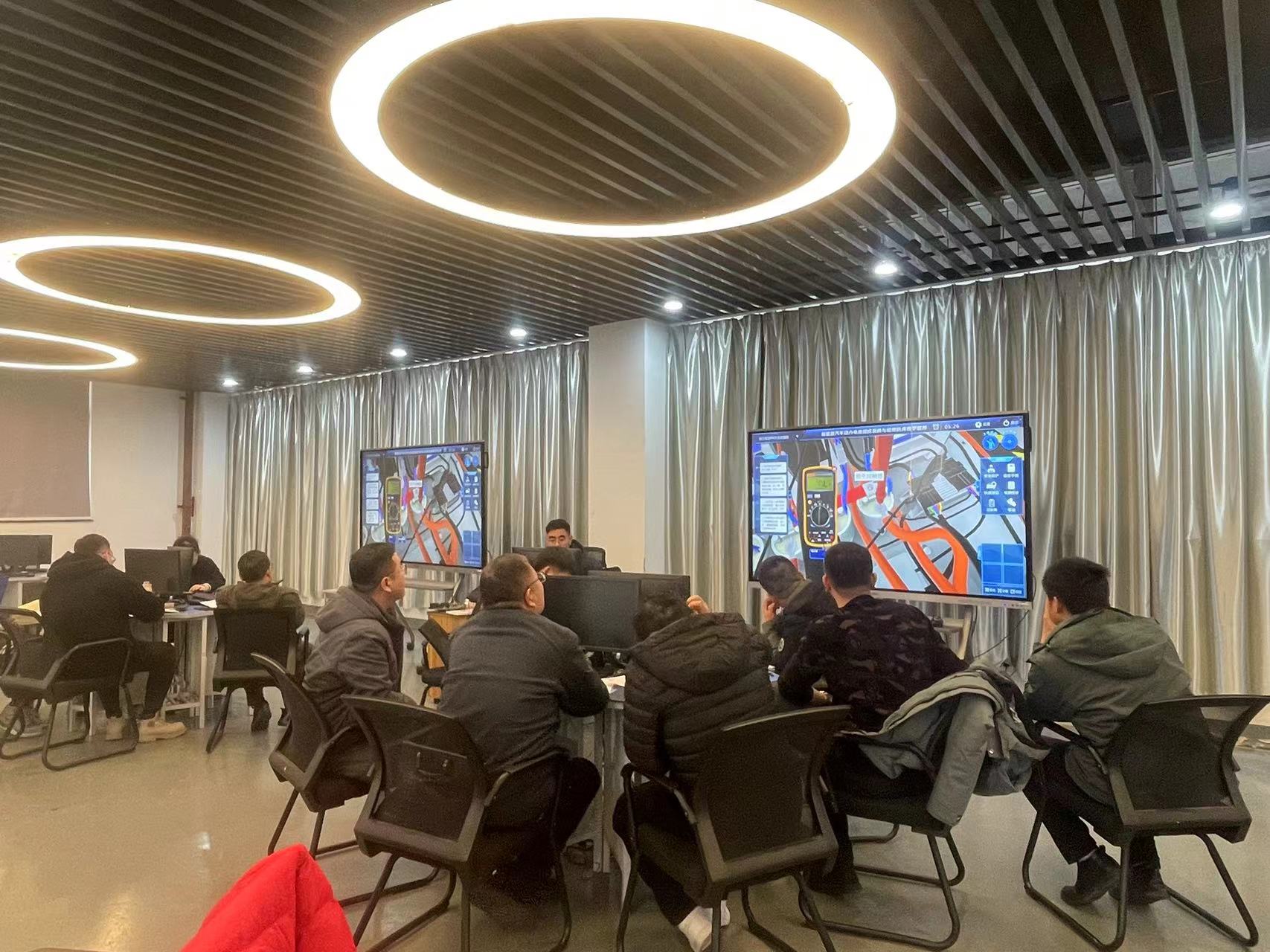 世纪龙助力职业院校教师素质提高计划